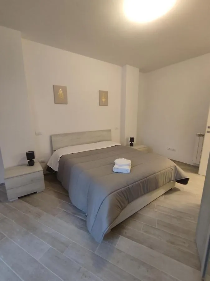 Silver Apartment Arezzo 0*,